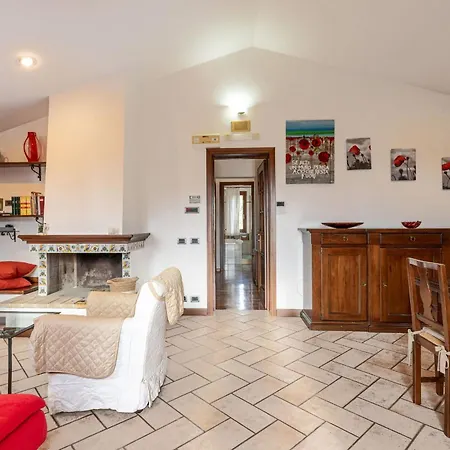 Italian Experience-casa Miramonti بيت للعطل