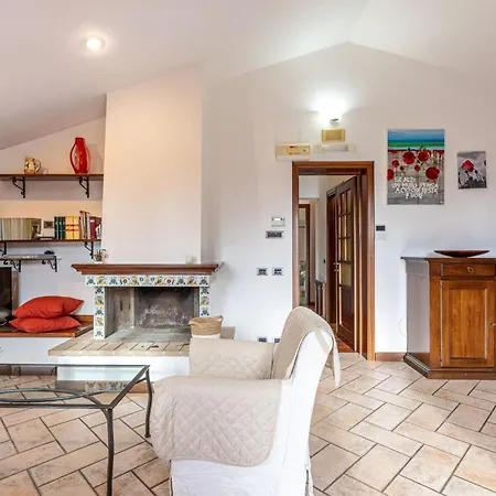 Italian Experience-casa Miramonti بيت للعطل