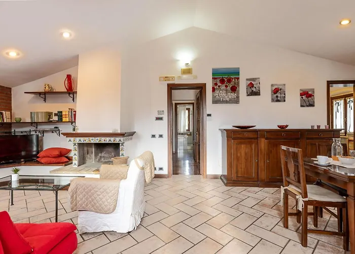 Italian Experience-casa Miramonti بيت للعطل